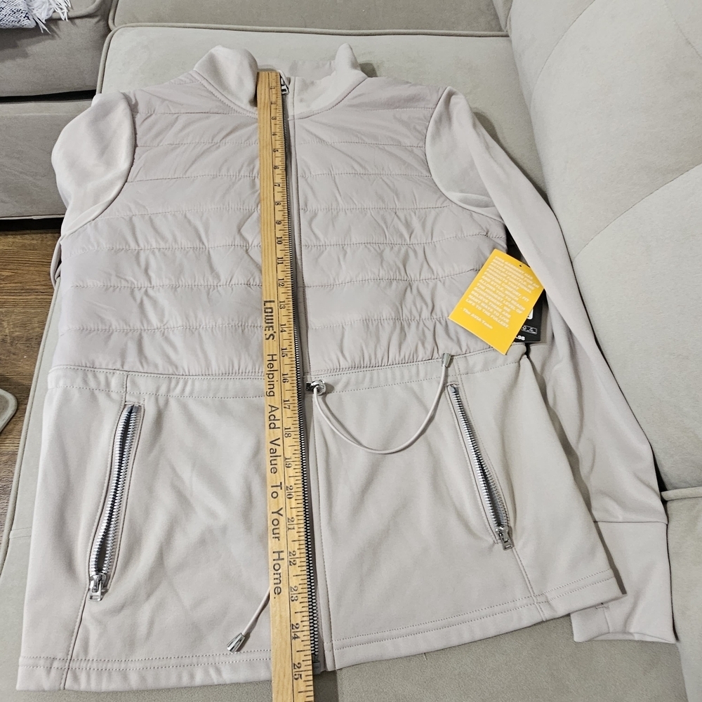 Avia Women's Light Gray Puffer Jacket - Picture 6 of 6